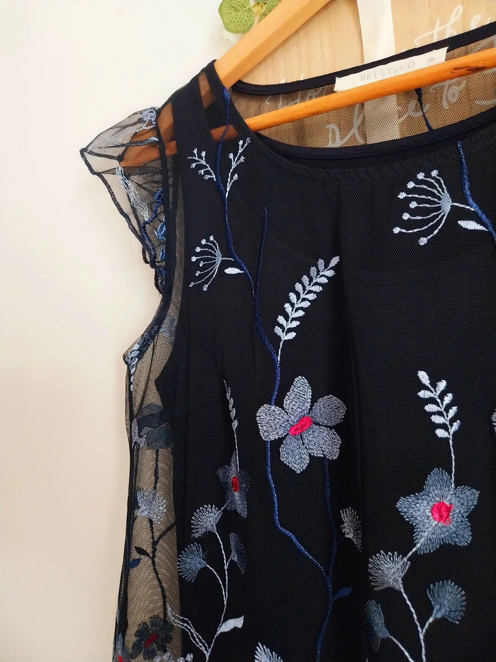 Blusa formal azul noche bordada Betty & Co Talla 36 – photo 6